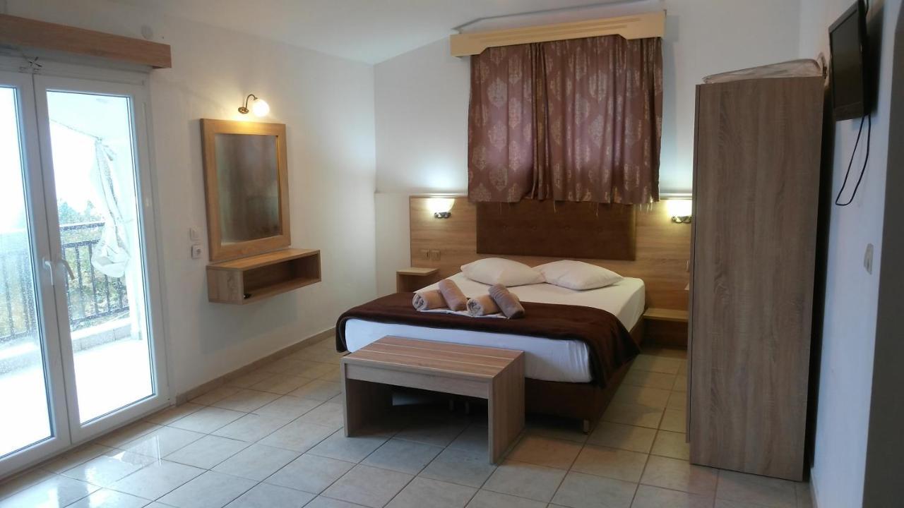 Psarou Apartments Paralia Skotinis Luaran gambar