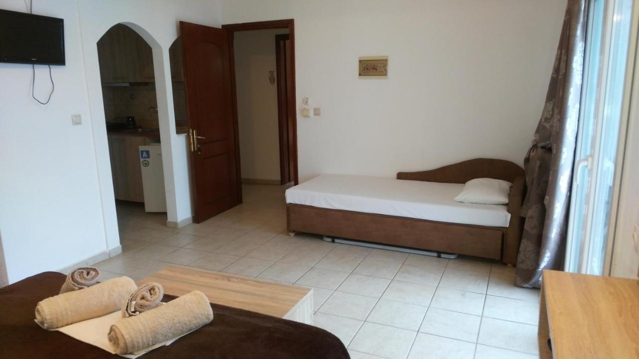 Psarou Apartments Paralia Skotinis Luaran gambar